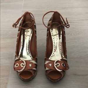 BCBG GIRLS beautiful designed wedge